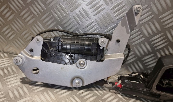 фото №6, Bmw 5 e60 e61 lci замок двері праві перед 7202156 доводчик soft close комплект