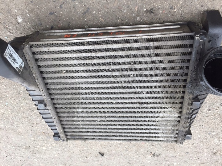 фото №3, Audi q7 4l 4.2 tdi інтеркулер лівий 7l0145803c