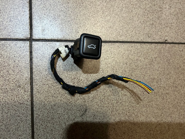 фото №1, Кнопка сигнализации audi a8 d2 рестайлинг