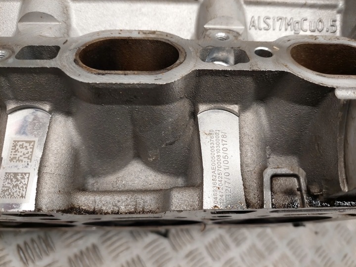 фото №6, Alfa romeo stelvio giulia 2.0 бензин 04893681ae з спереду головки