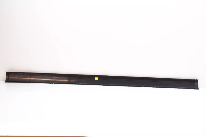 фото №8, Bmw 3 e30 rear бампер центральний molding trim 51121945926 1945926 1990 oem