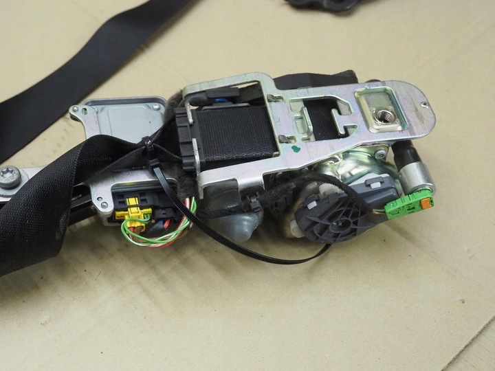 фото №11, Pas безопасности правые перед mercedes w204 2048607685