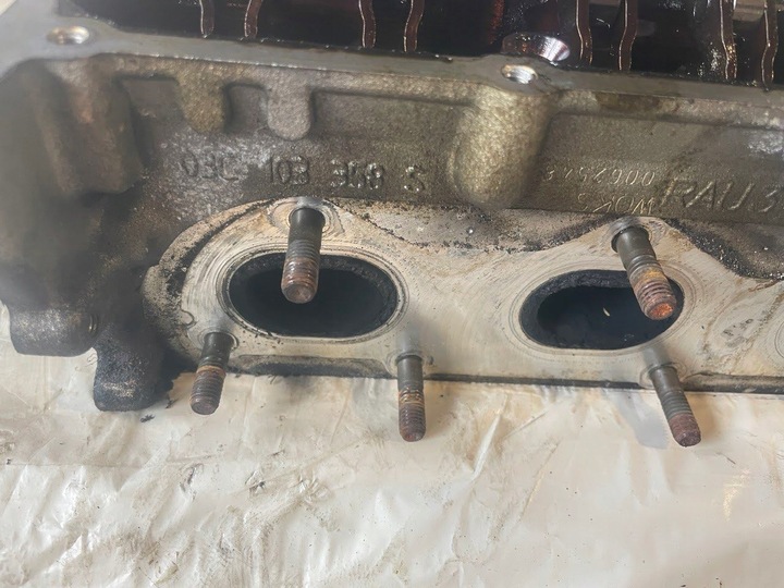 фото №3, Головка a3 8p golf v 1.6 fsi 03c103358s blf