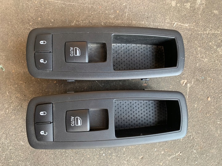 фото №1, Jeep grand cherokee wk2 переключатель стёкла правый перед 10132988 68290692ab