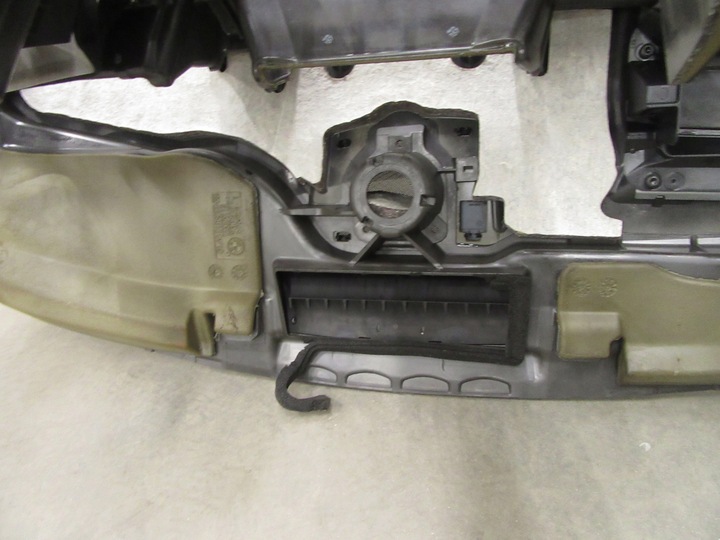 фото №10, Панель роздавальна bmw 5 e60 e61 європа 05-07r. чашки чорна