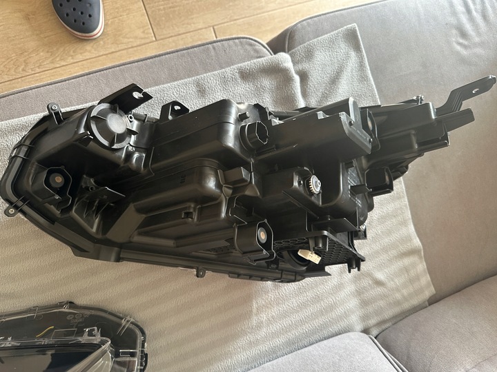 фото №9, Лампы toyota yaris cross 21- лампа полный led левая правая 0d-314