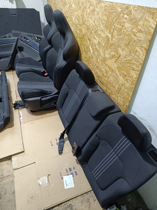 фото №10, Сиденья комплект диван зад megane iv gt