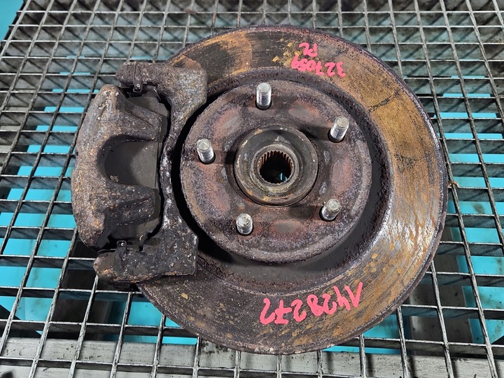 фото №1, Поворотный кулак левая ступица перед 1.8 16v eba dodge caliber