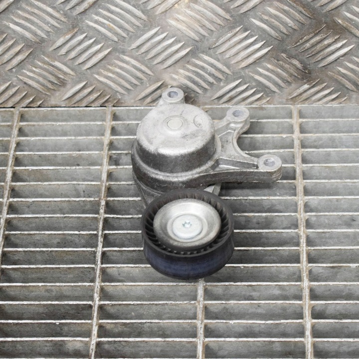 фото №5, Bmw 3 f30 f35 f31 2014 натяжитель ремень генератора