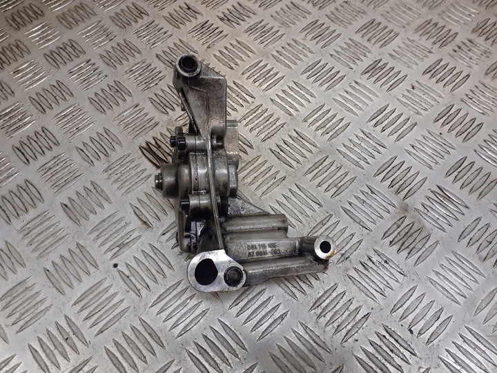 фото №1, Насос масла audi a4 b6 06a115105