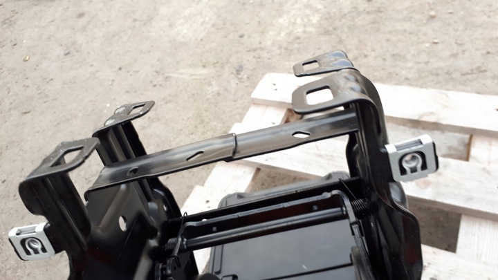 фото №13, A4 b8 s4 рестайлінг підлокітник перед шкіра чорна