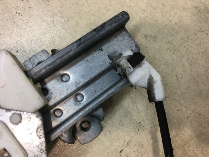 фото №10, Подъемник стекла левый зад primera p11 2 pin