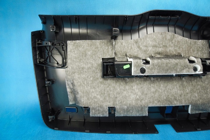 фото №7, Оббивка кришки багажника audi q5 sq5 8r 8r0867978b 8r0867657 8r0867658 6ps