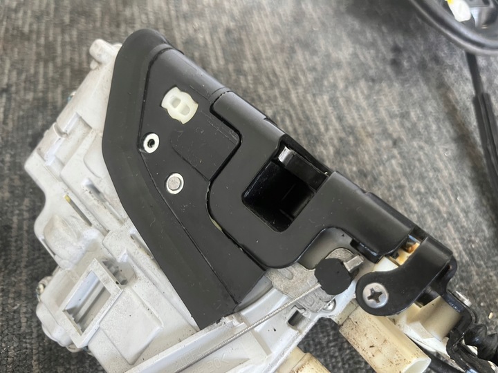 фото №13, Audi a7 c7 s line 3.0 tdi 2011r замок дверь правый зад оригинал европа