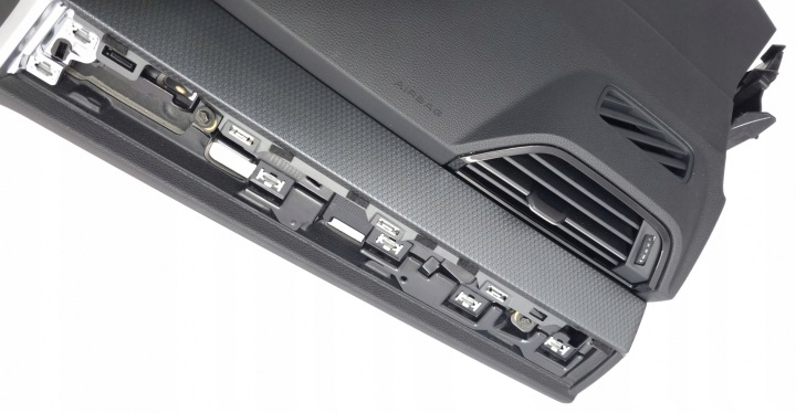 фото №11, Торпедо консоль чёрная audi q3 83a 83b857001 24a