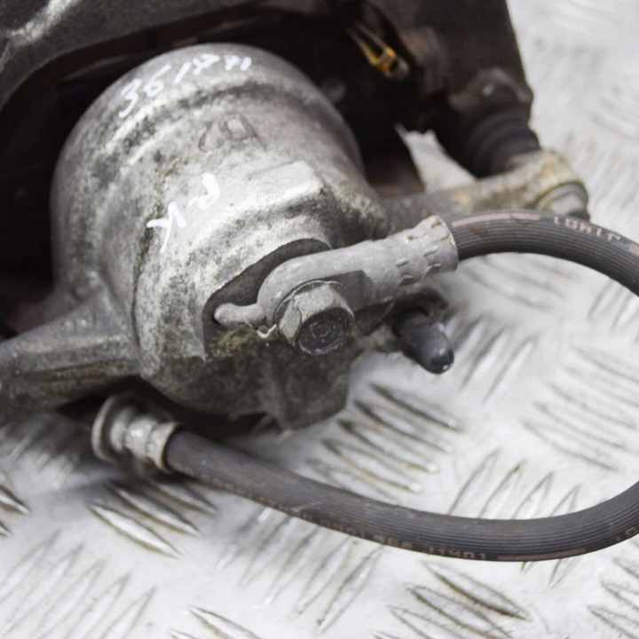 фото №6, Toyota c-hr i 2018 ліва сторона супорт гальмівний переднє