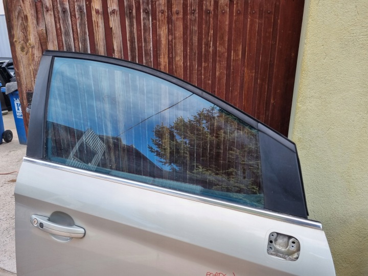 фото №15, Ford kuga mk1 дверь правая перед p8 uk