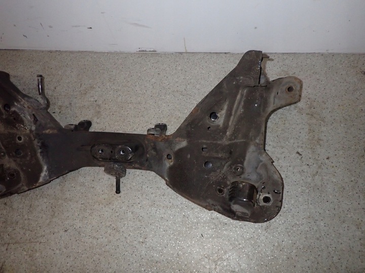 фото №6, Space star 99-05 балка подвешивание перед подрамник