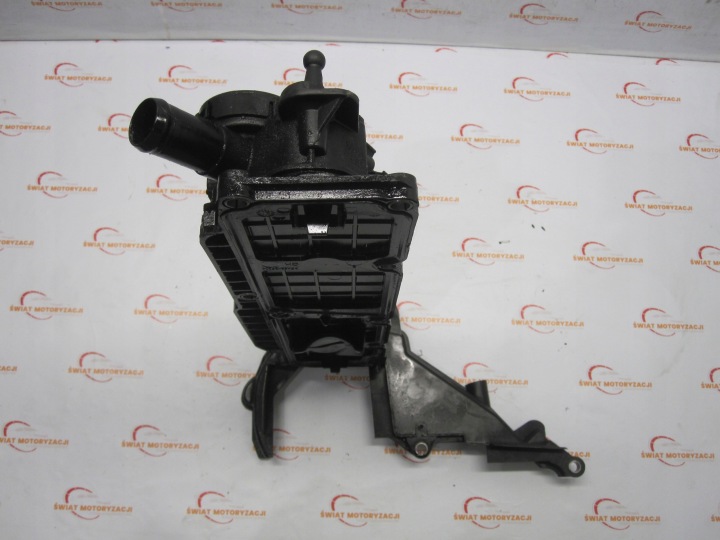 фото №5, Ford connect c-max 1.5 tdci 16r крышка клапанов m06042a153