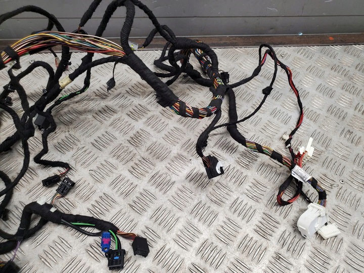 фото №6, Bmw 3 f30 f35 f31 2013 з спереду електропроводка панелі розподільчої