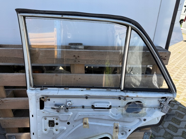 фото №14, Двері mercedes w108 білий задні праві зад скло ручка