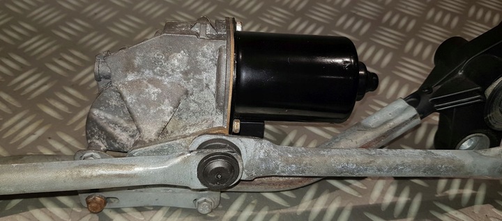 фото №14, Bmw e60 e61 e63 двигунчик механізм двірник скла перед 7131164 європа