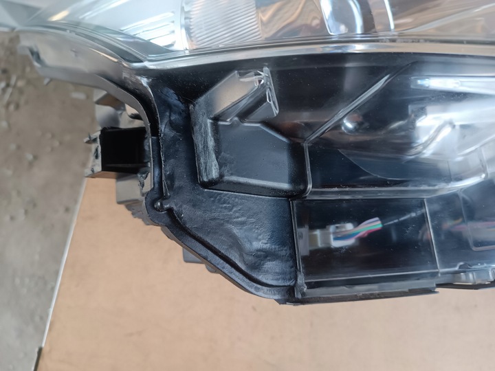 фото №16, Toyota avensis t27 рестайлинг линза led лампа правая левая