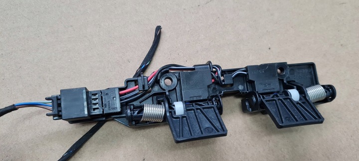 фото №2, Q5 80a sq5 замок кришки багажника мікровимикач 80c959121a