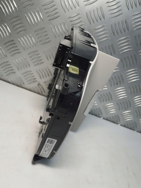 фото №10, Лампа освещение интерьера кабины mercedes w205 0009062605