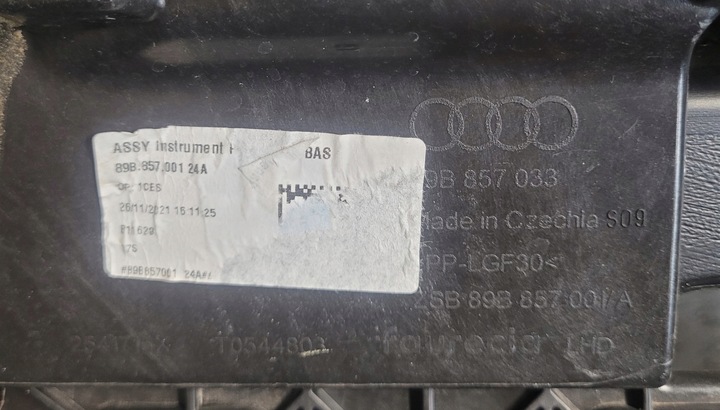 фото №8, Audi q4 e-tron консоль панель капот оригінал 89b857033