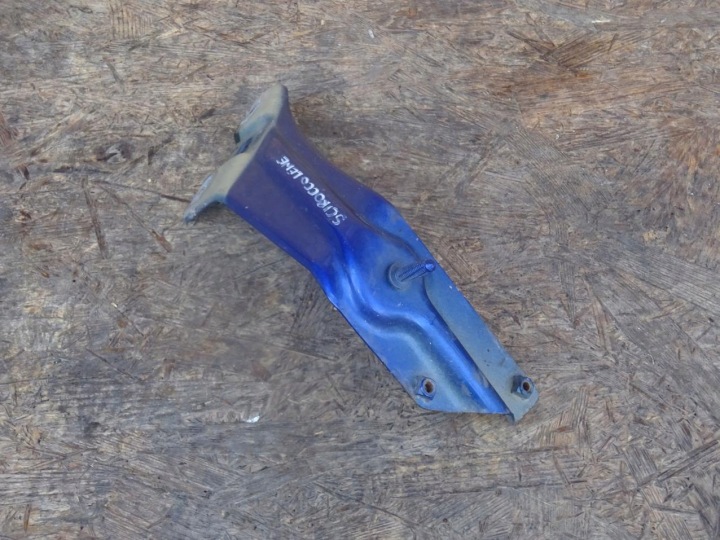 фото №8, Scirocco iii 08-14 кронштейн крила ліві перед передній 1k8821135