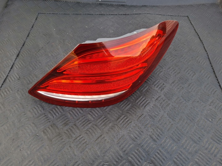 фото №13, Фара зад правое задняя правая a2139068000 mercedes e w213 sedan