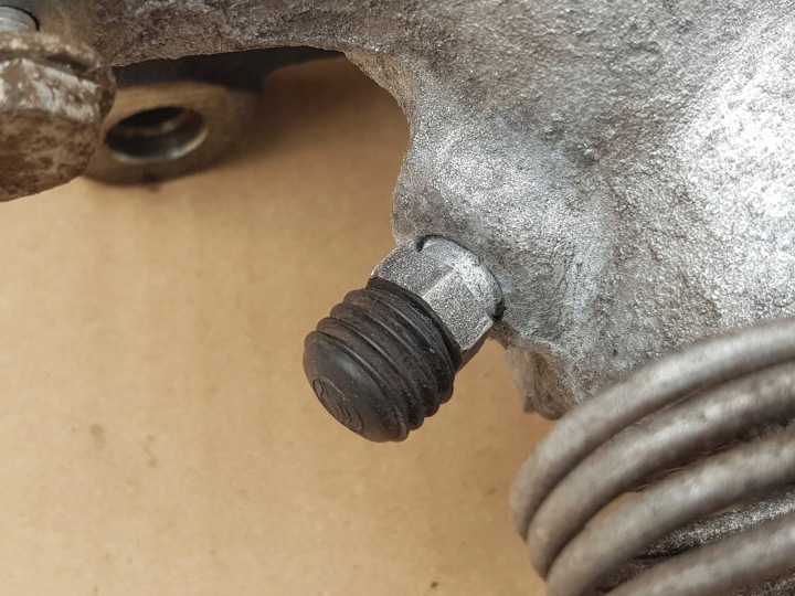 фото №11, Суппорт тормозной + скоба левое зад / vw caddy iii / 41mm 256mm проверенный