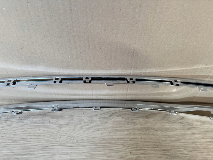 фото №6, Mercedes w243 eqb планка бампера передньої хром a2438854900