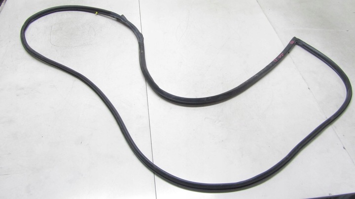 фото №1, Hyundai ix35 прокладка дверь правая перед 10-16