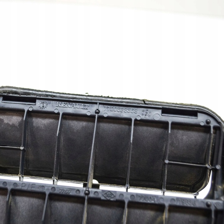 фото №5, Renault zoe 2016 решётка вентиляционная pod бампером задний