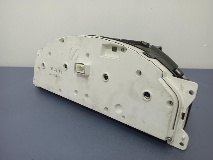 фото №7, Volvo v70 ii 2.4 d панель приладів eu 30746102 69594-700t