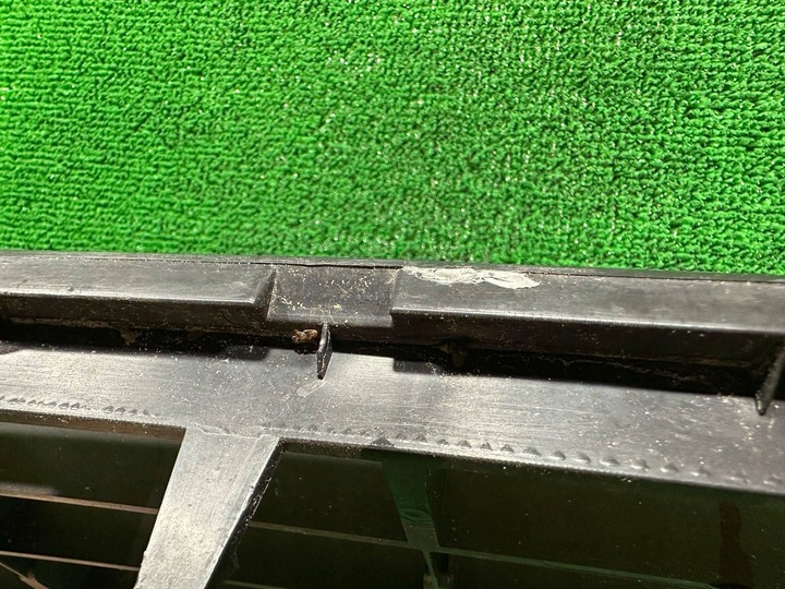 фото №8, Решётка бампера средняя renault clio iii рестайлинг 09-12r 2005952