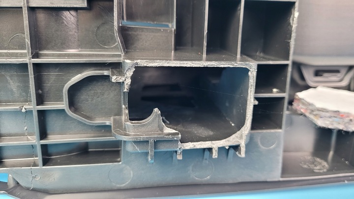 фото №14, Bmw x1 u11 23r туннель средний 8627476 5a2e049