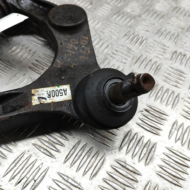 фото №6, Toyota hiace h50, h60, h70 2001 перед сторона права верхній важіль переднє