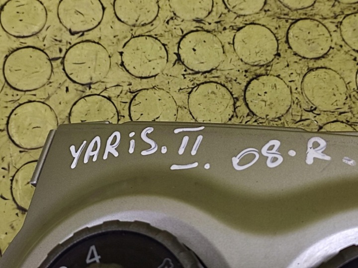 фото №12, Toyota yaris ii панель повітропровід кондиціонера 554060d190