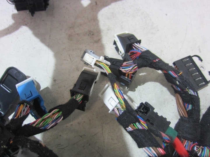 фото №9, Bmw x1 f48 жгут колодки лампы led правые перед установка штекеры 6821872