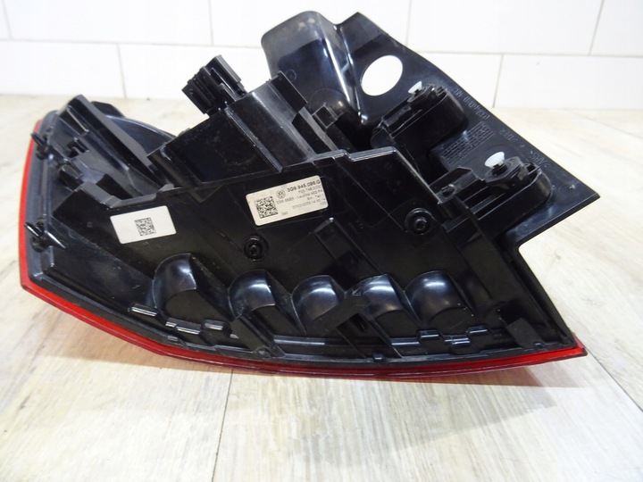 фото №7, Vw passat b8 3g9 універсал 2015 - лампа права задня зад 3g9945096g llu