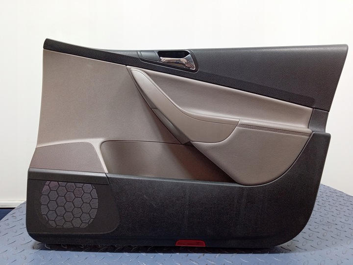 фото №1, Passat b6 обивка дверь перед правая кожа eu