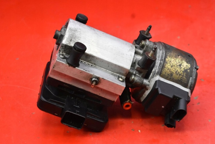 фото №5, Насос подвески 9636713880 citroen c5 1 i 2.0 hdi 136 km универсал 01-04