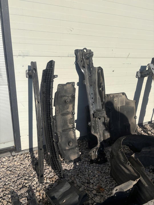 фото №11, Toyota corolla e21 sedan перед комплектний бампер капот лампи