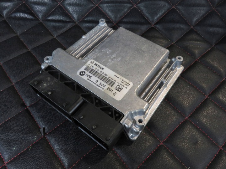 фото №11, Bmw 1 e87 комплект стартовый компьютер блок управления  модуль ecu 0281016068 8506281