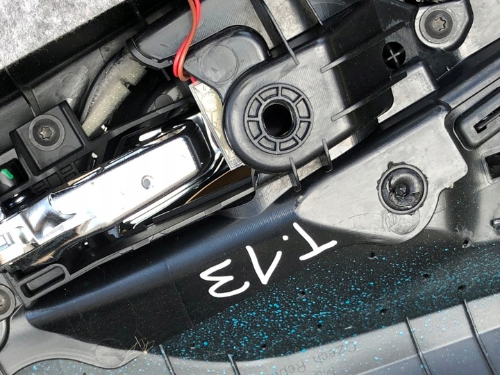 фото №11, Боковина обивка дверь чёрные левый зад bang&olufsen audi e-tron 55 4ke 2020