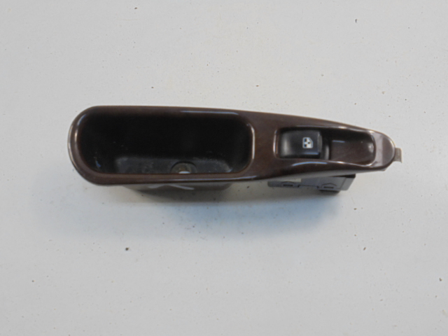 фото №1, Daewoo leganza выключатель стёкла зад левый 96220267 96190777