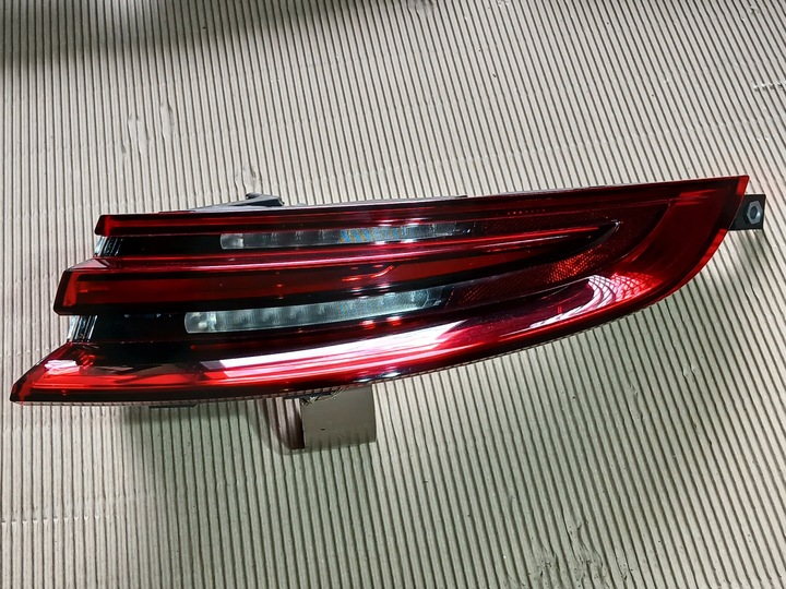 фото №6, Porsche panamera 971 turbo лампи зад ліва права середня задні usa